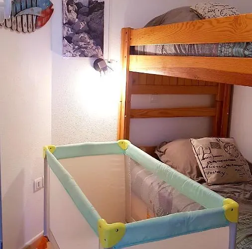 Ecrins De La Badine- Pinède *