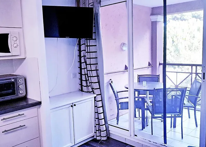 Ecrins De La Badine- Pinede Hyères