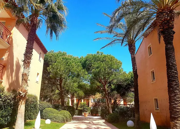 Ecrins De La Badine- Pinède *